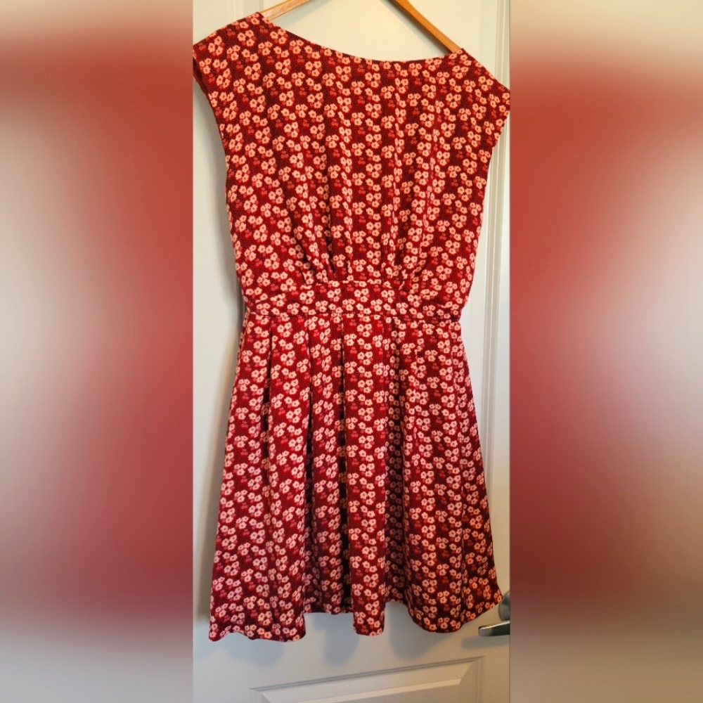 Elegant Red and White Midi Dress